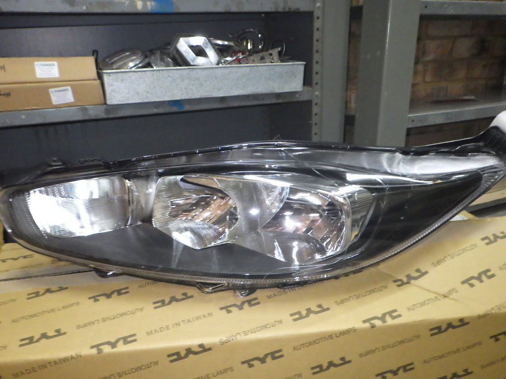 Ford Fiesta 2013-2018 Left Headlight